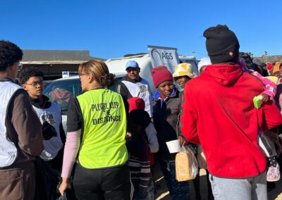 Community-queueing-for-food